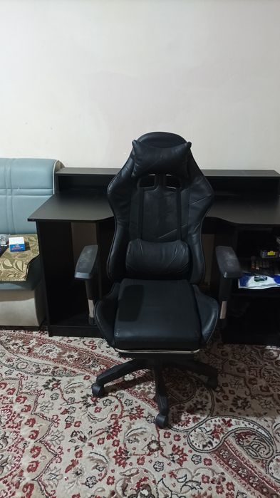 компьютерный стол и кресло      kompyuter stoli va kreslosi