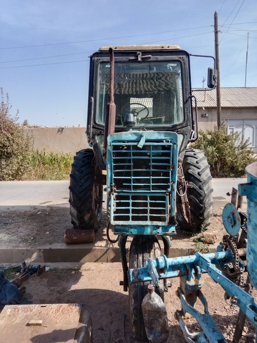 Traktor MTZ Sotiladi