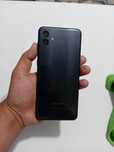 Samsung A04 ideal.