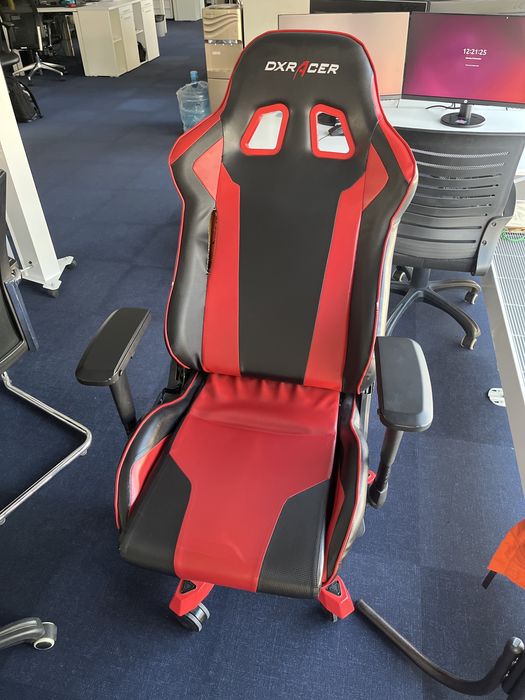 Игровое кресло DxRacer