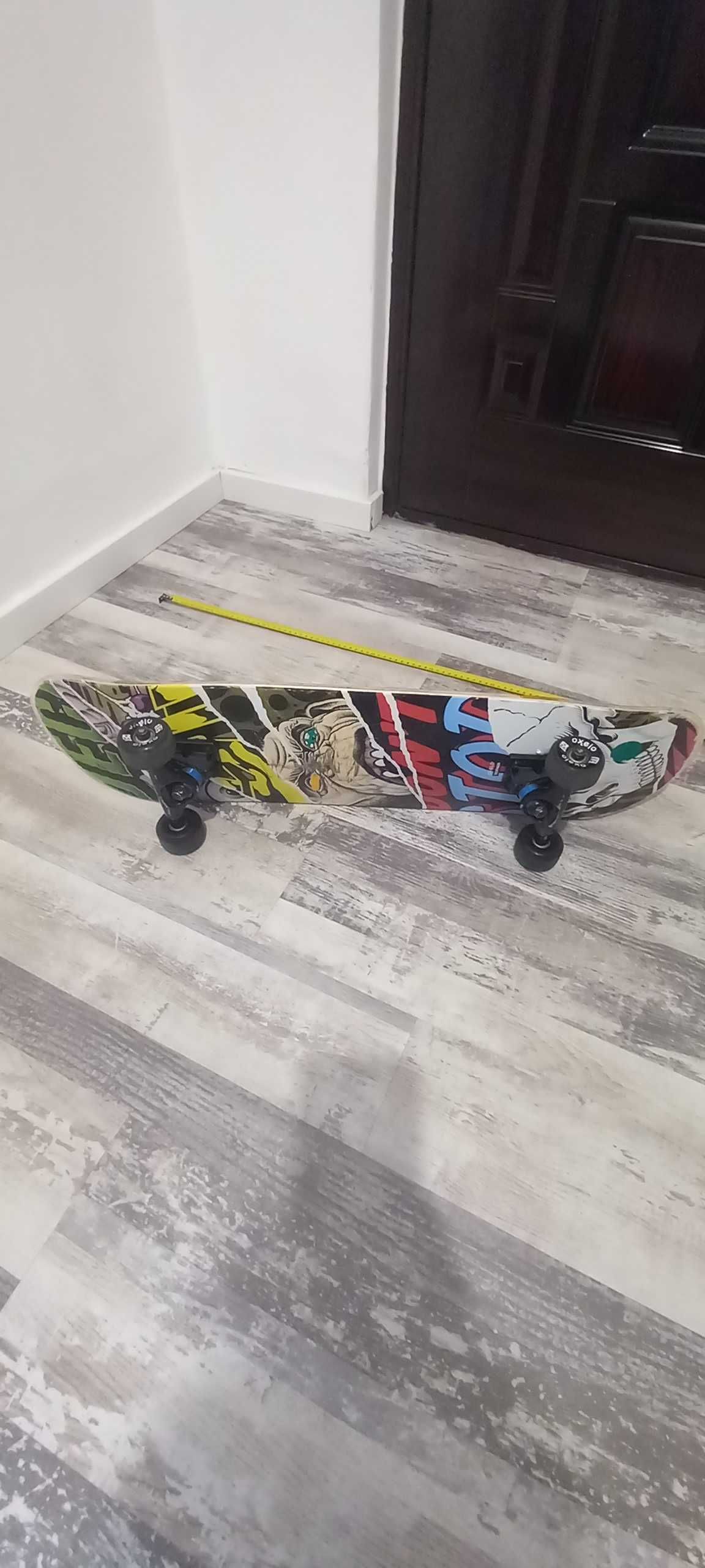 Skateboard  copii ,marca dechatlon, in stare buna.