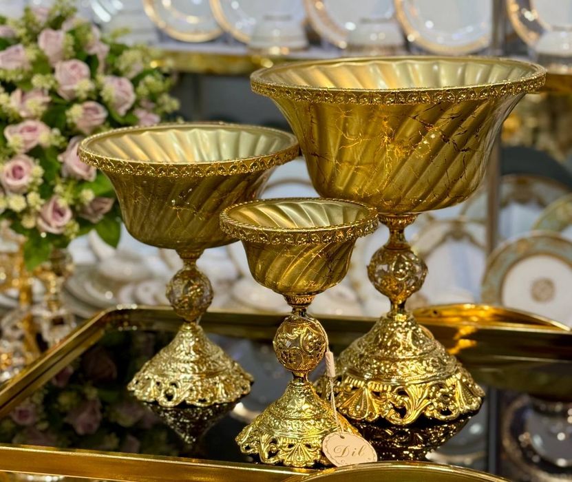 Набор декоративных чаш из мрамора и золота premium
