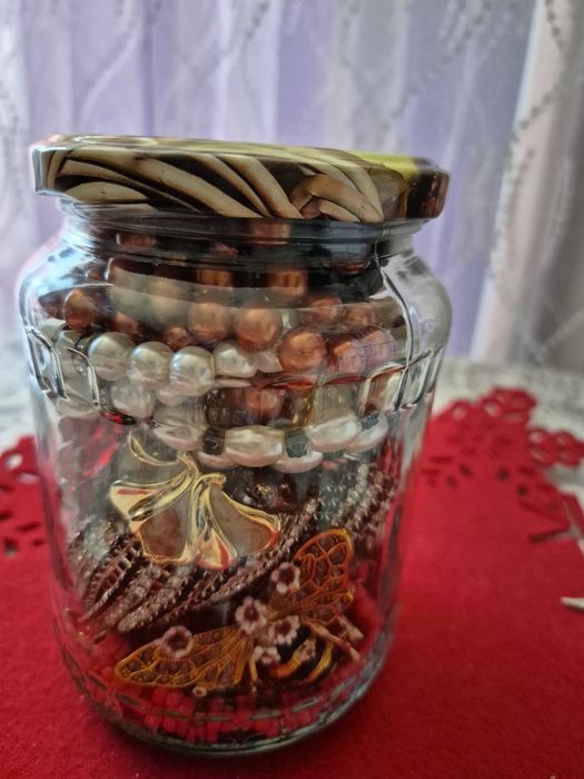 Borcan misterios cu bijuterii