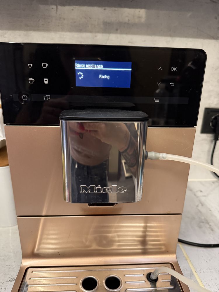 Кафемашина Miele CM 5510 Rese gold