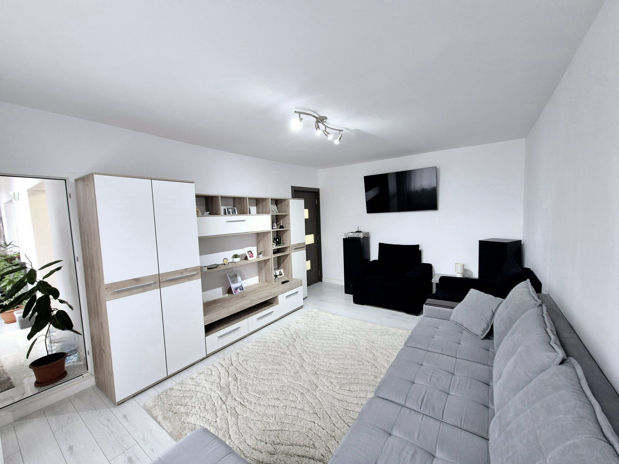Cug 3 camere Tudor Neculai