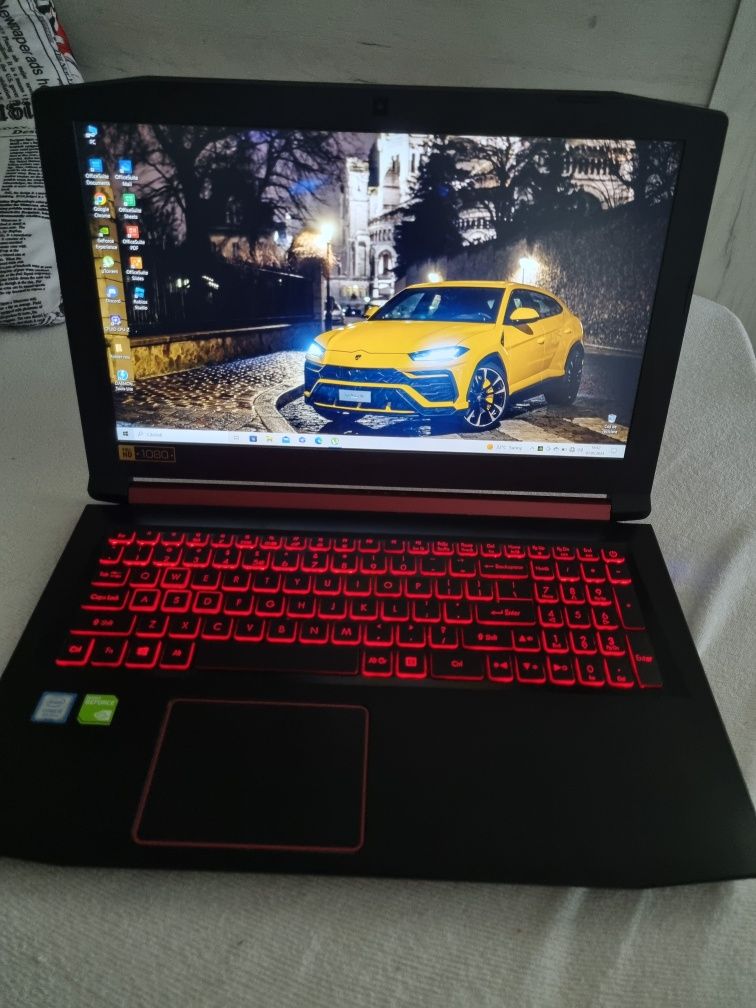 Vând Laptop Nitro 5