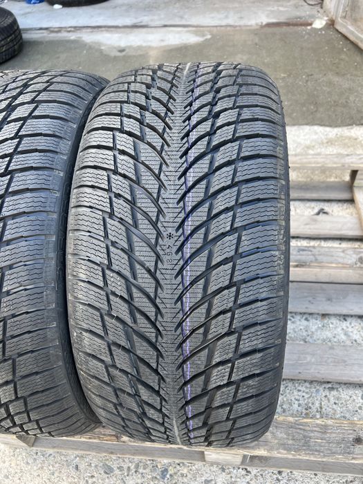 2 anvelope de iarna noi 245/35/19 Nokian!