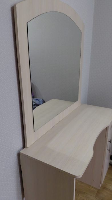 Парикмахерская шкаф зеркало