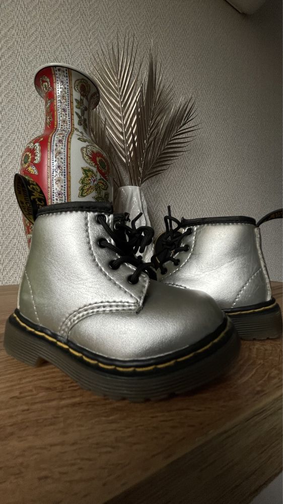 Детски кожени обувки Dr.Martens номер 19