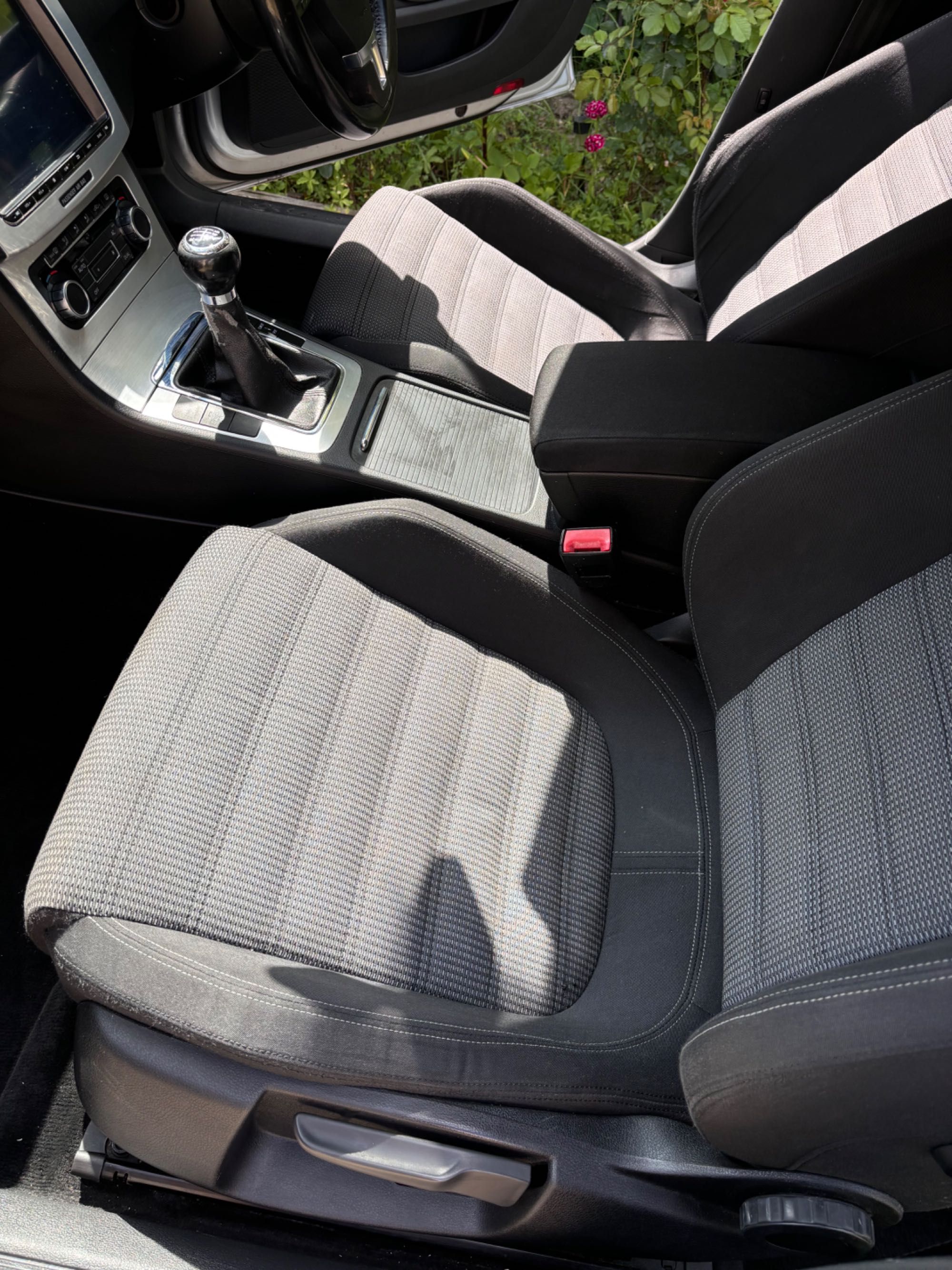 Servicii detailing auto - 230 lei