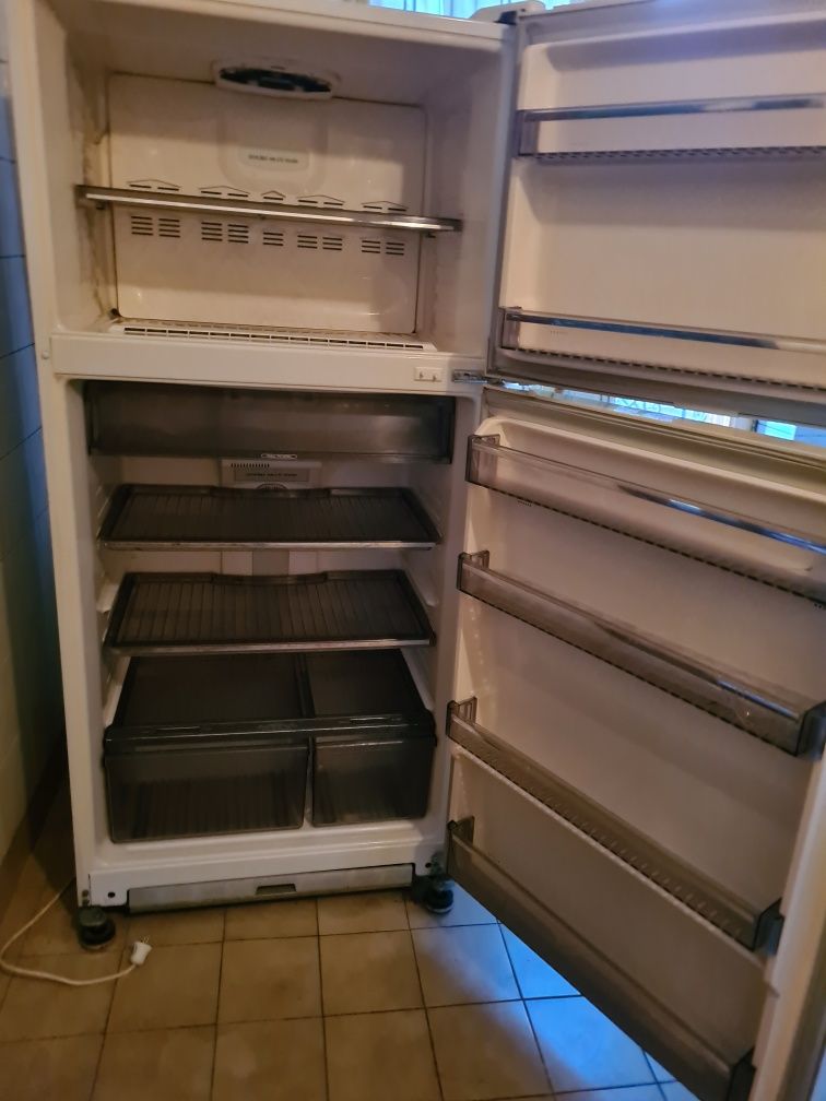 Холодильник большой Германия