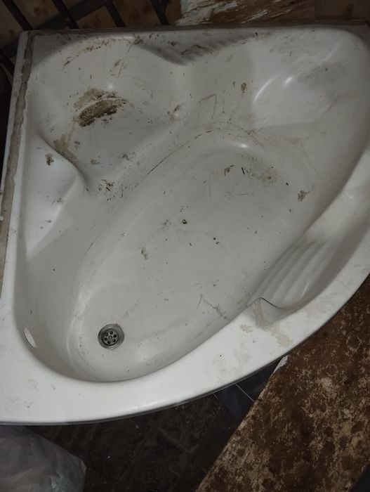 Продаётся ванна срочно