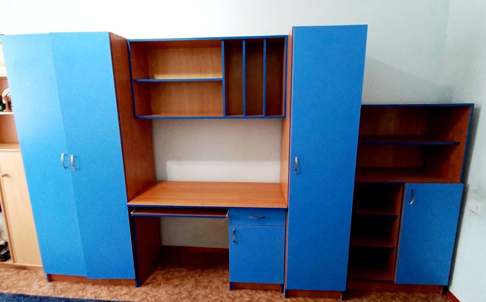 Продам . Стенка комплект детская .