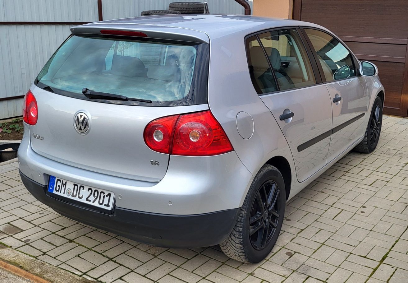 Volkswagen golf 5 1.6 benzină