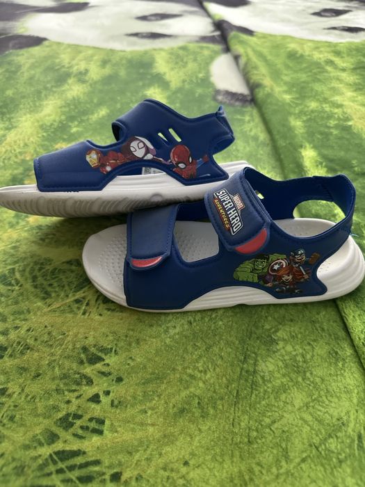 Детдки сандали adidas, nike