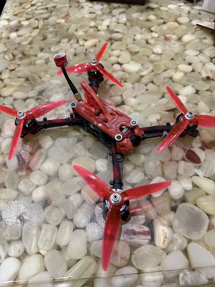 Продам гоночный fpv дрон 5’’.