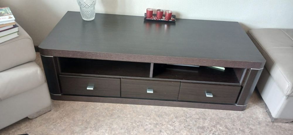 Тумбочка под телевизор