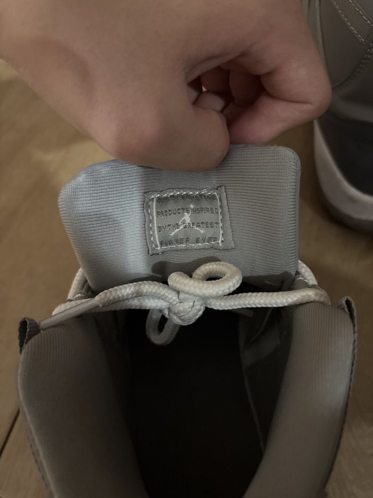 Jordan 11 серые