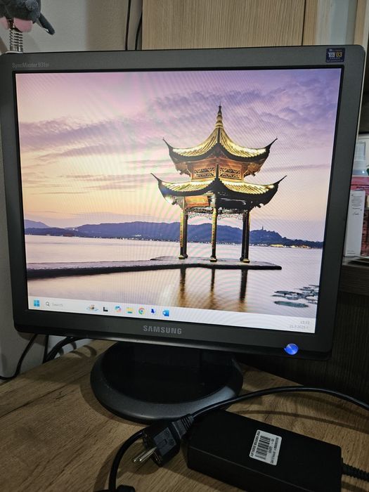 Монитор Samsung SyncMaster 931bf