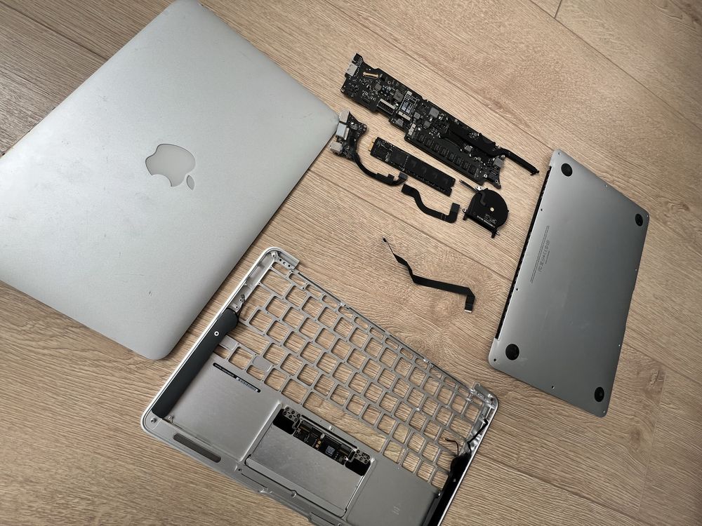 Dezmembrez MacBook Air