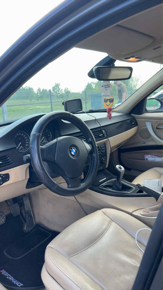 Se vinde bmw e 90 320 i