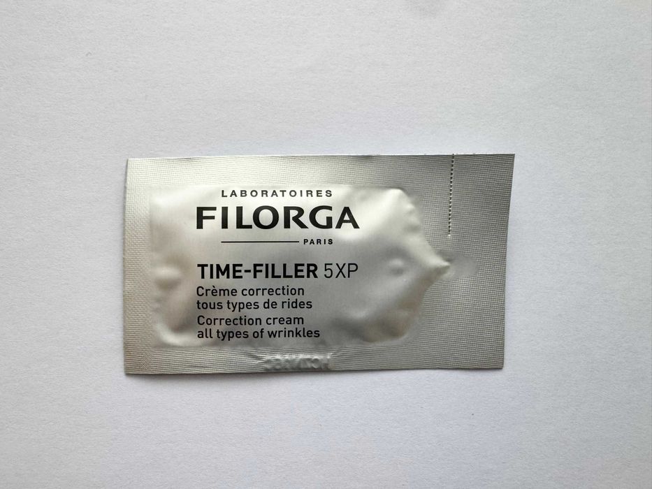 Козметика - кремове за лице и околоочен, спирали, четка за зъби