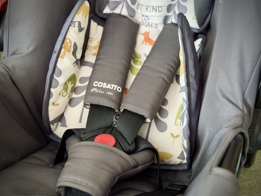 Бебешка количка Cosatto Giggle 3 в 1 плюс ISOFIX база, чувалче и чанта