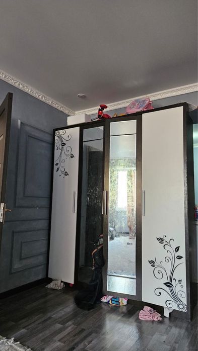 Срочно продается шифоньер