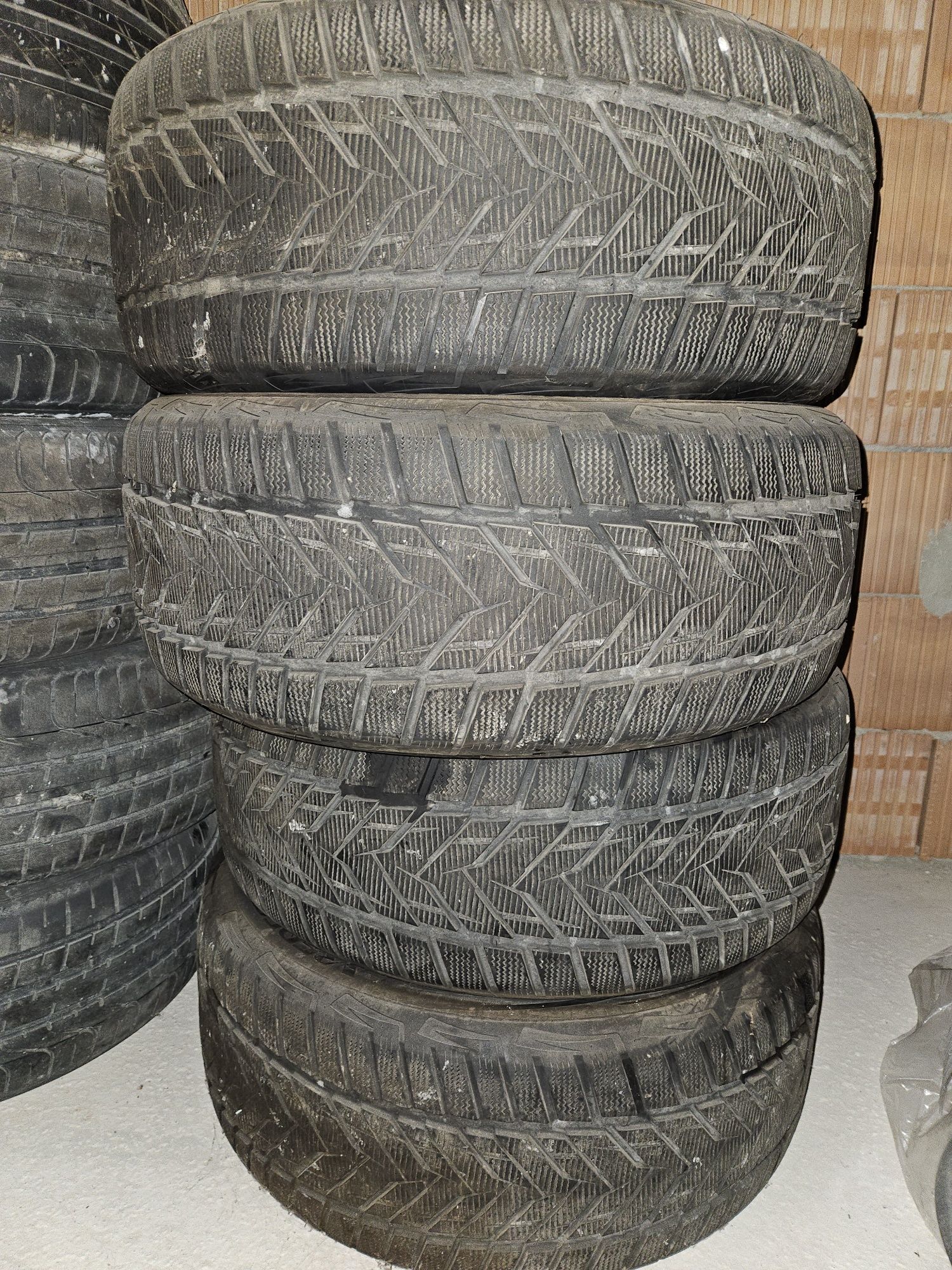 4бр. Зимни гуми Vredstein Wintrack Extreme S 275 40 20