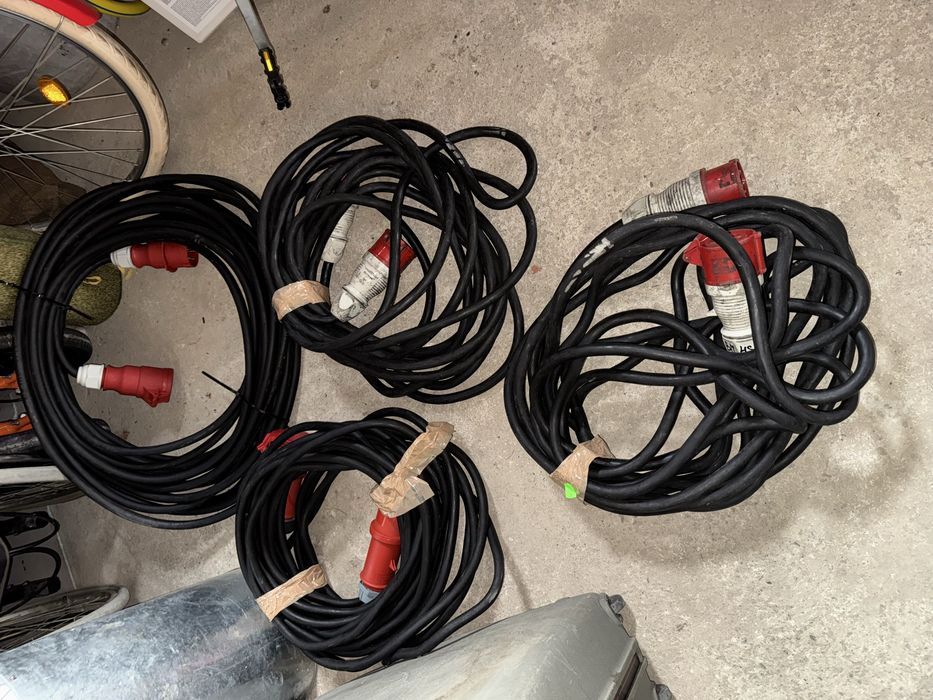 Cabluri trifazice de 10,15,20 metri