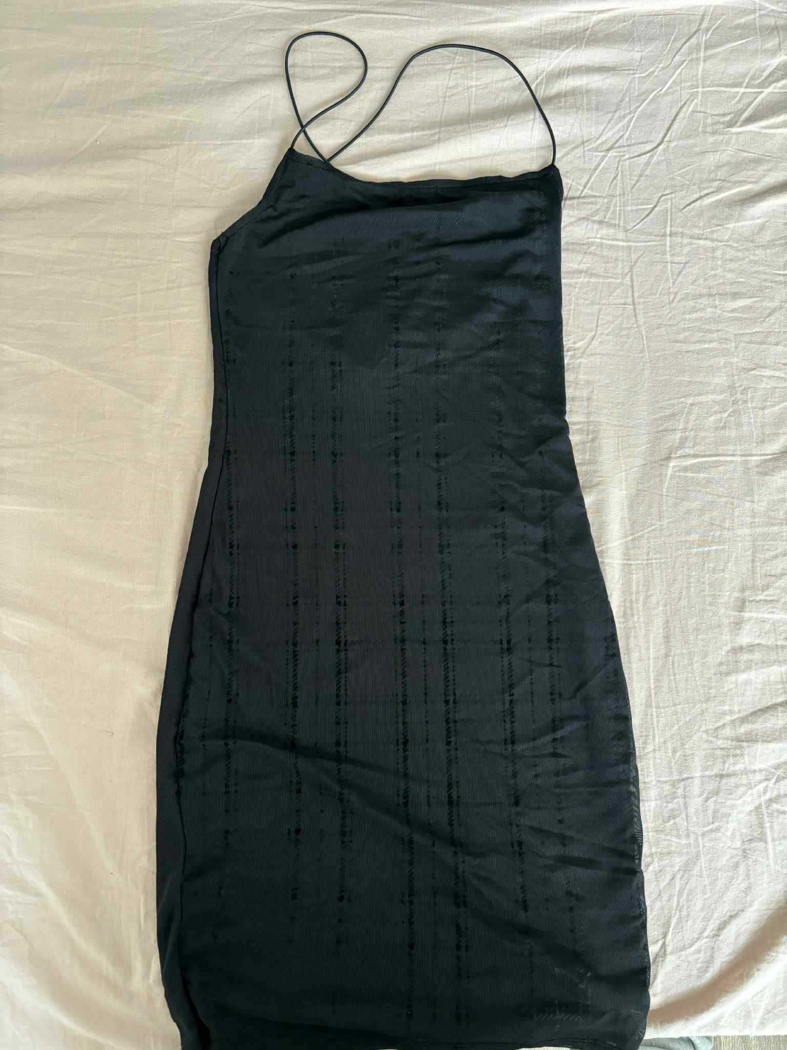 Черна къса рокля -H&M