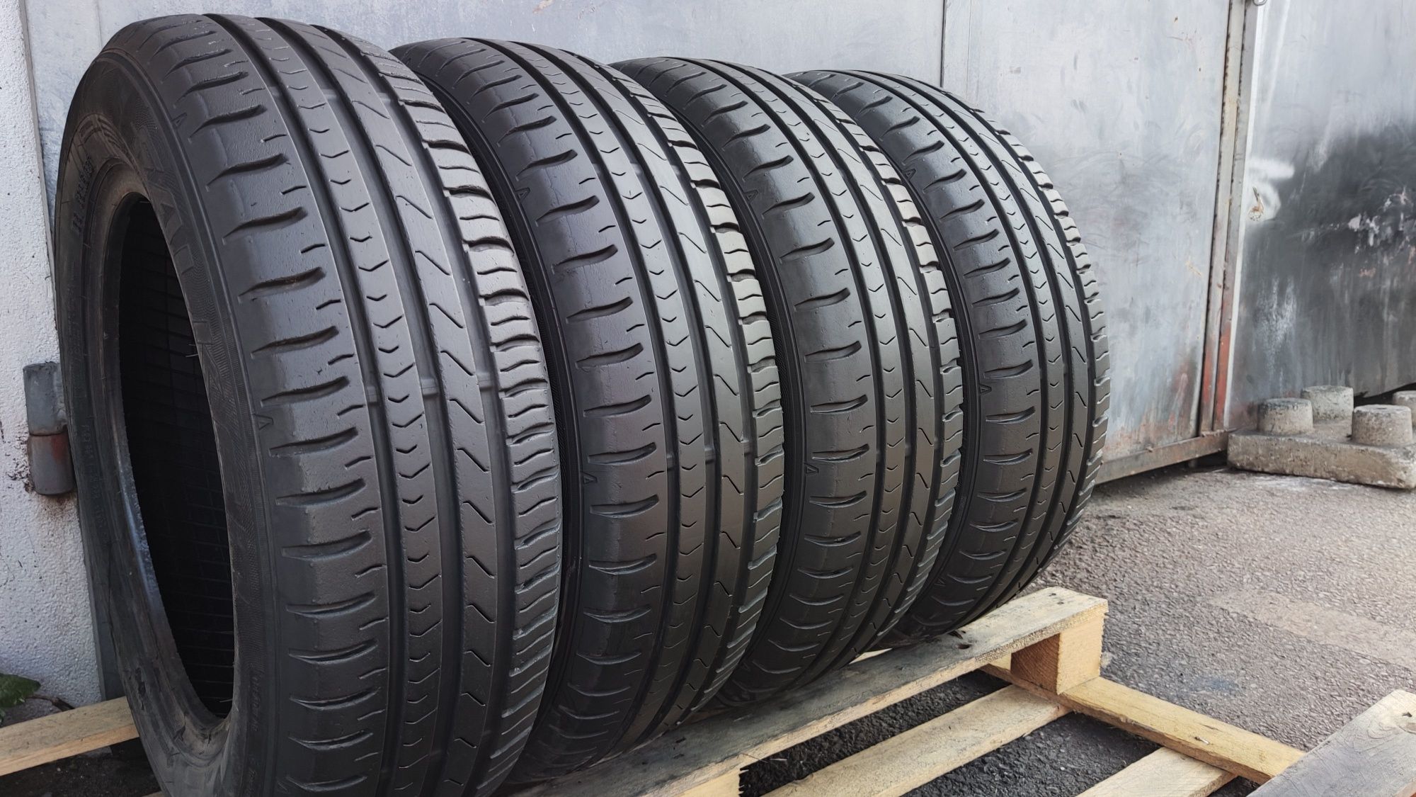 4бр. летни гуми 185/65/15 Falken Sincera
dot22
8mm 
Добро състояние на