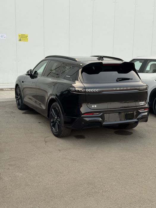 Voyah free 318 black/black с пробегом