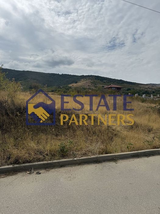 Парцел в Пловдив, област-с.Брестник площ 900 цена 120000