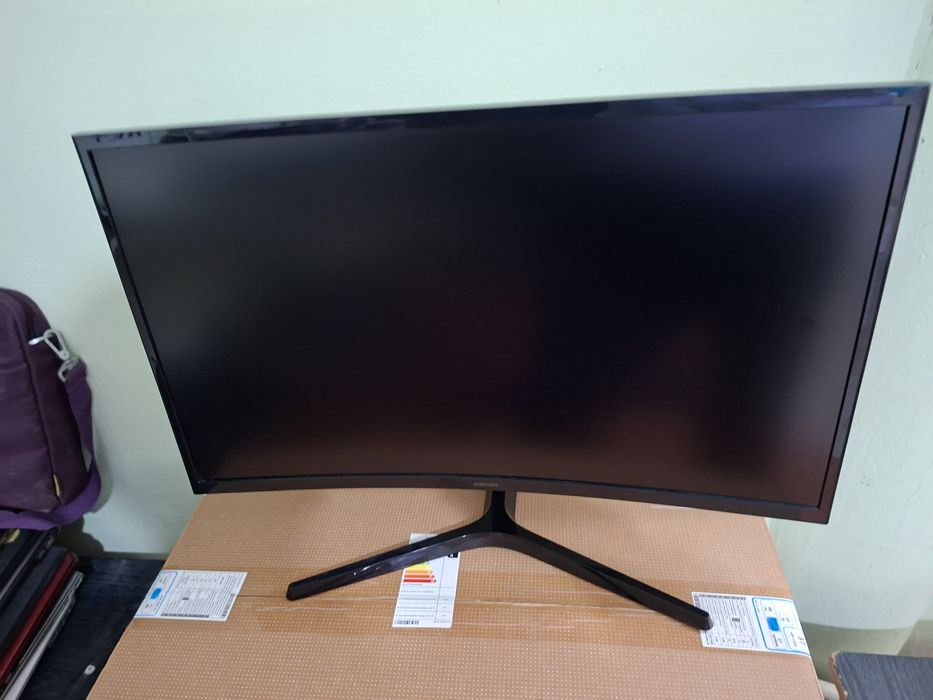 Монитор изогнутый новый 27.