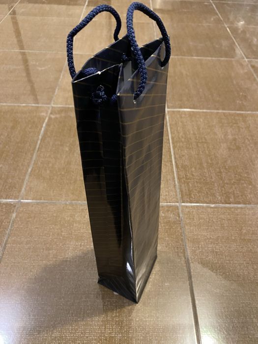 Vând pungi cadou pentru sticle de băutură