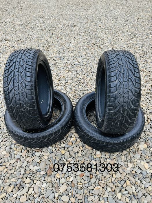 Vând 4 cauciucuri 205/55/16 de iarna ca noi