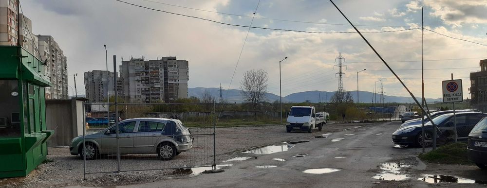 Свободни паркоместа в платен паркинг