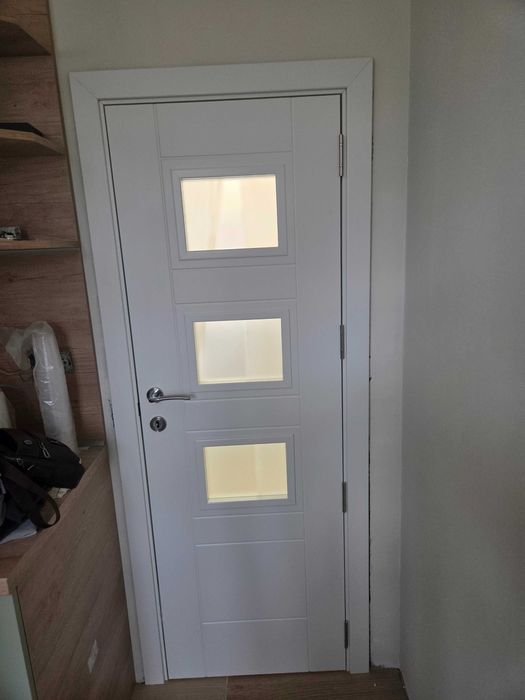 Чисто нова интериорна врата Сан Исидро