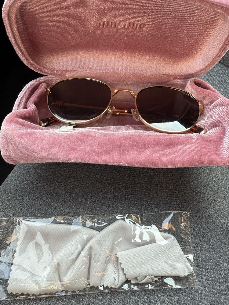 Слънчеви очила miu miu