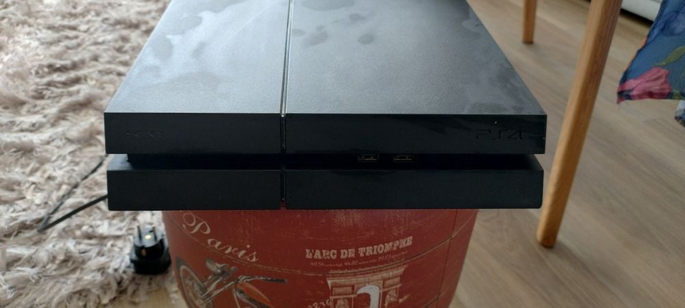 Игрова конзола Sony PS 4