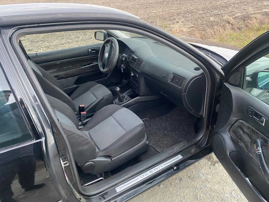 Volkswagen Golf 2003