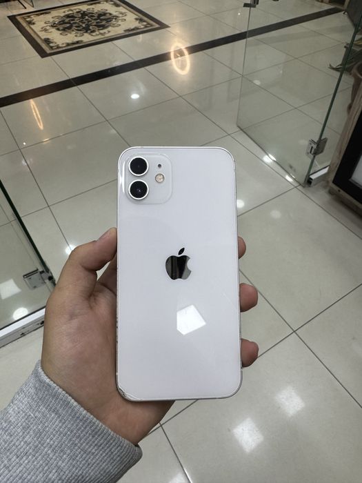 Iphone 12 в хорошем состоянии