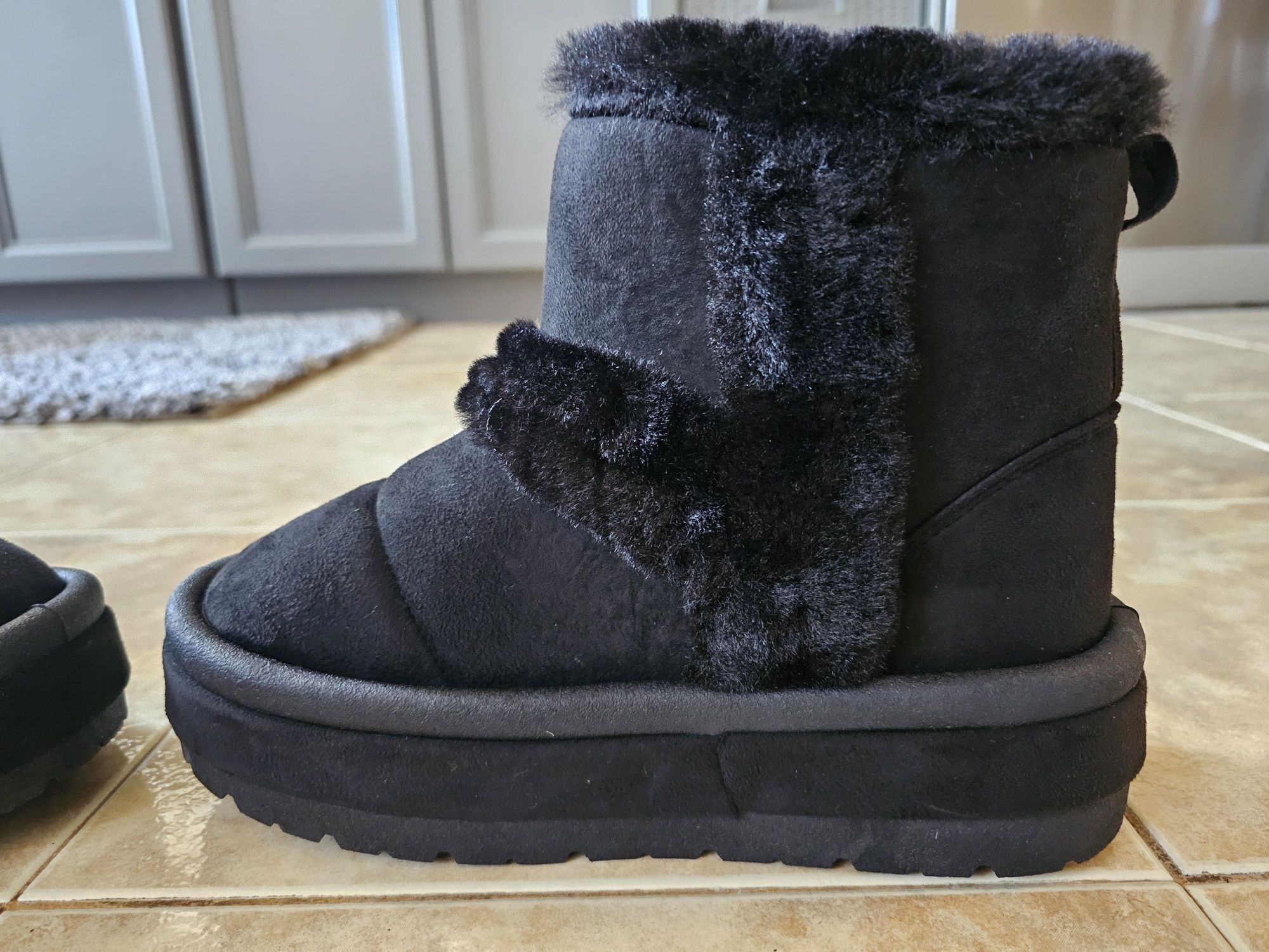 Дамски черни боти