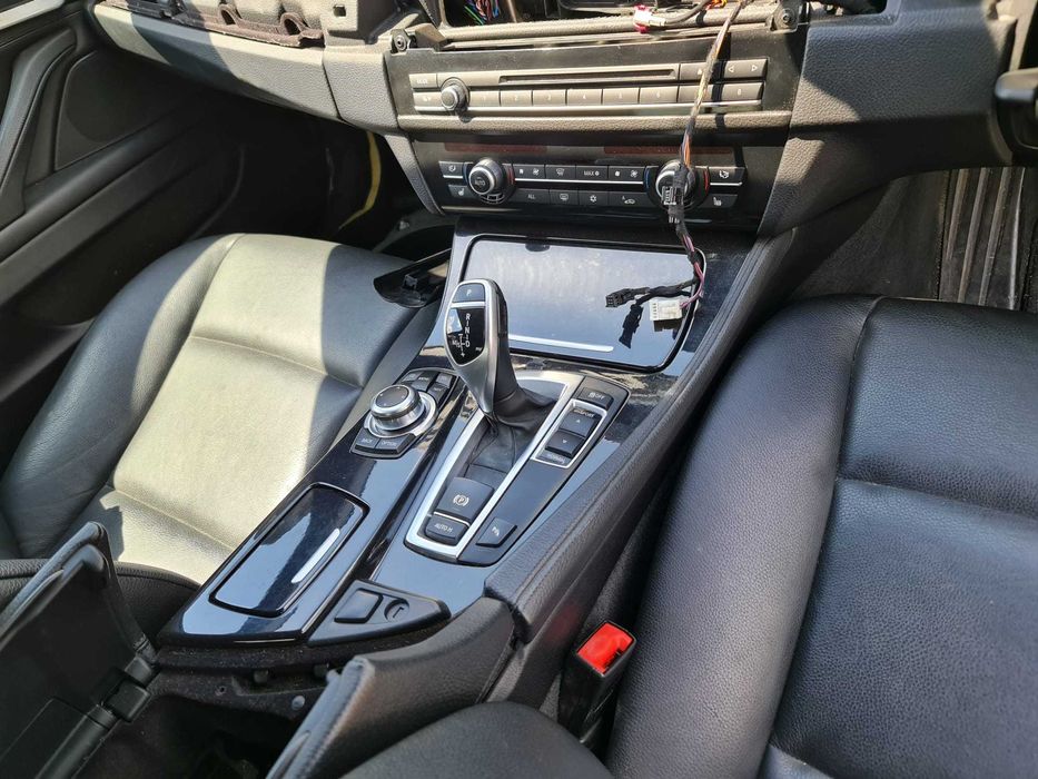 Dezmembrez BMW F10 530D N57D30A 2012ieftin, Portiere,Bord,Schimbator
