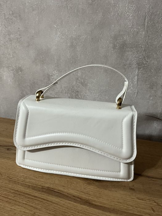 Нова дамска чанта