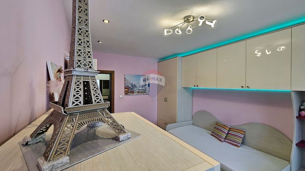 Дава се под наем Тристаен апартамент в Варна, Левски - 95 кв.м за 765 € - Снимка #10