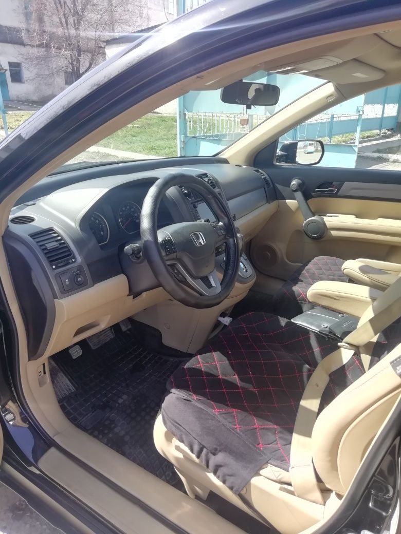 Продам Honda CR-V 3 2010 год