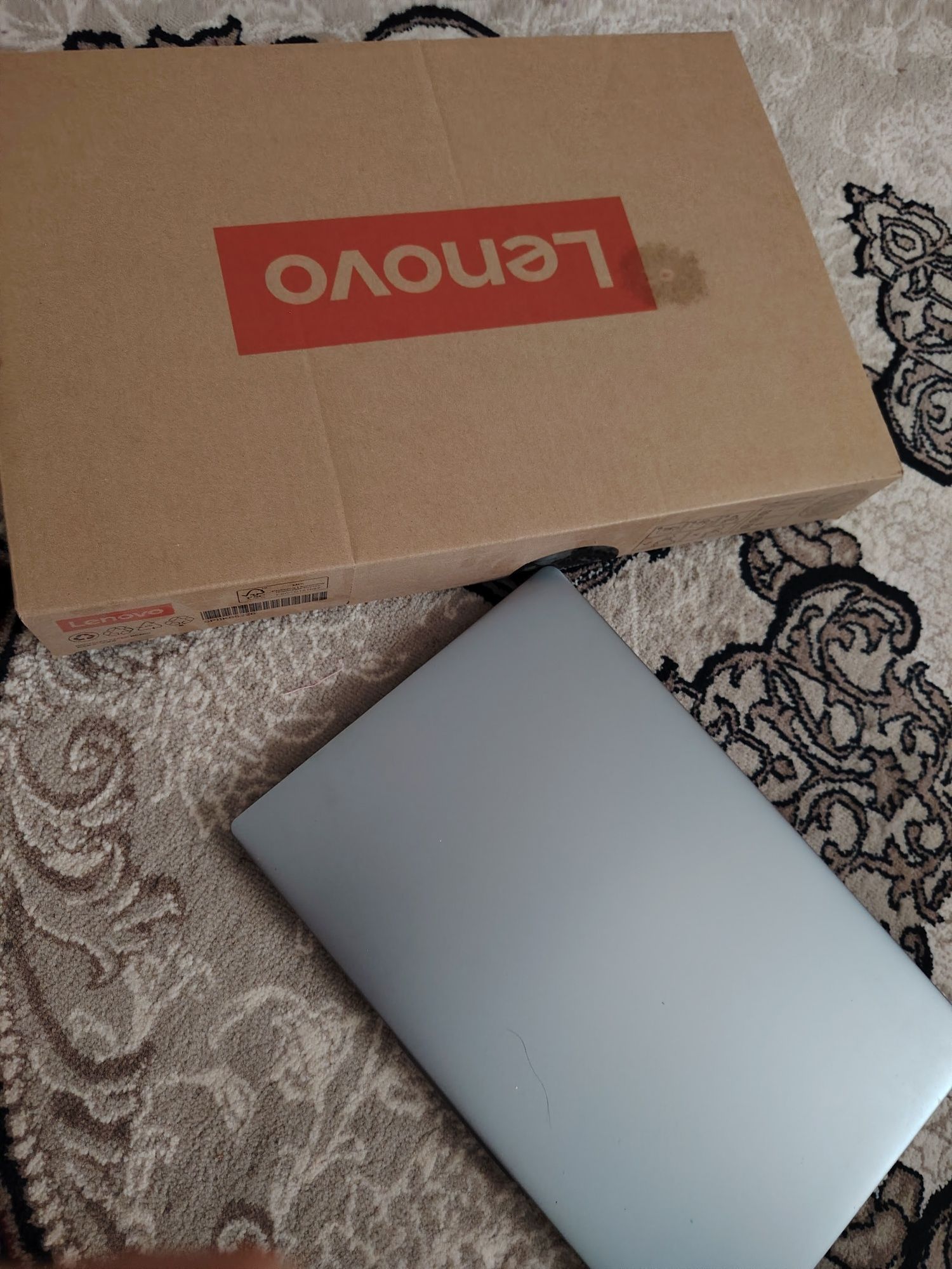 Lenovo Core i3 13 avlod 8GB RAM  256GB SSD