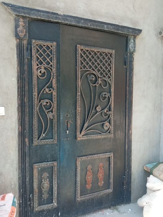 Есік сатылады сыртқа